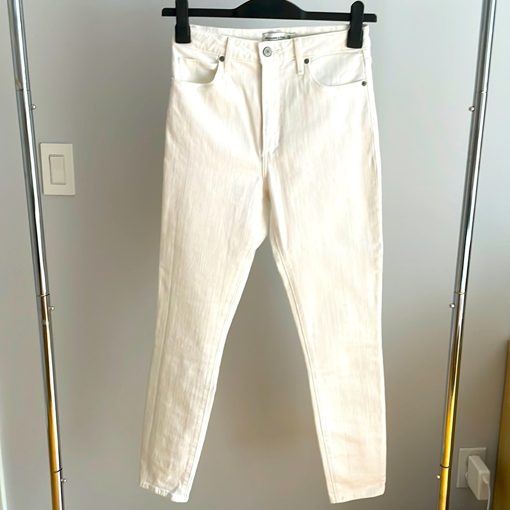 Abercrombie & Fitch High-rise skinny jeans in White